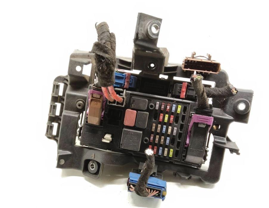 Iveco Daily IV 2006-2014 3.0 HPT diesel F1CE0481H MT 130 kW 2007  Poistková skrinka 69502288 50344008011C 503440080110