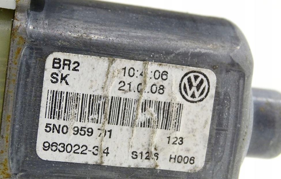 Volkswagen Tiguan I 2007-2016 hatchback 2.0 TDI diesel AT 103 kW 2009  Motorček okien predný ľavý 5N0959701  1K0959793J