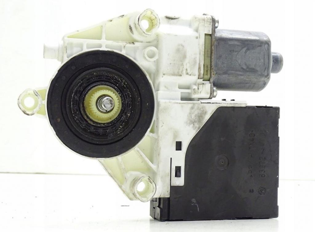 Volkswagen Tiguan I 2007-2016 hatchback 2.0 TDI diesel AT 103 kW 2009  Motorček okien predný ľavý 5N0959701  1K0959793J