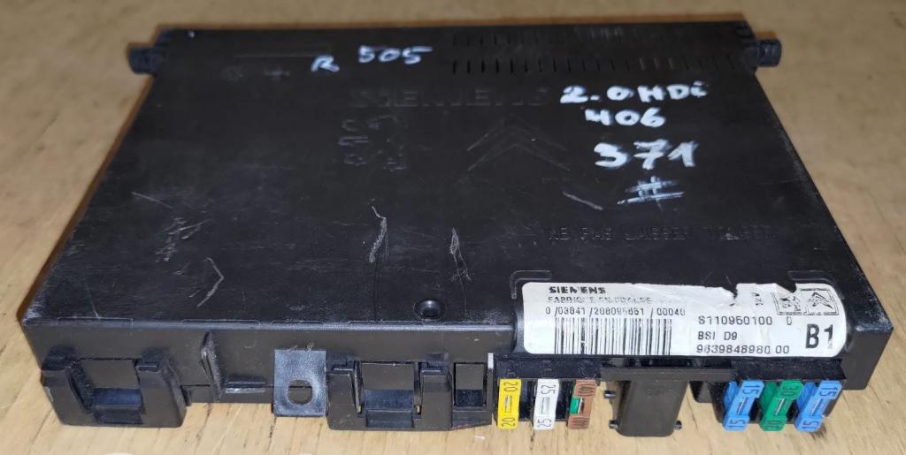 Peugeot 406 sedan 1.8 16v petrol MT 81 kW 1997  Modul komfortu 9639848980 ; S110960100