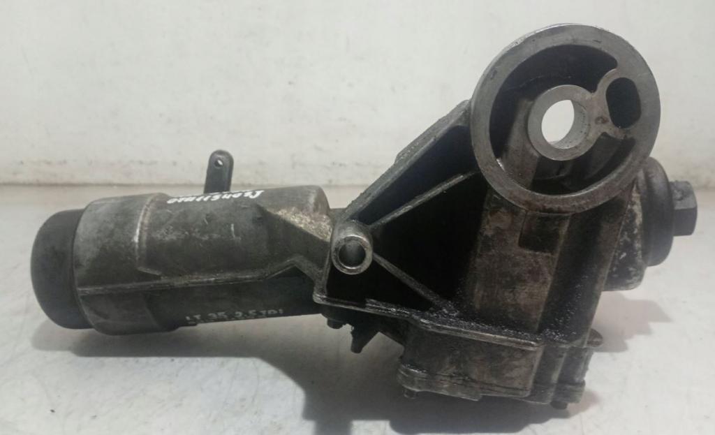 Volkswagen LT II 1996-2006 2.5 TDI diesel MT 75 kW 1999  Obal olejového filtra 074115405J