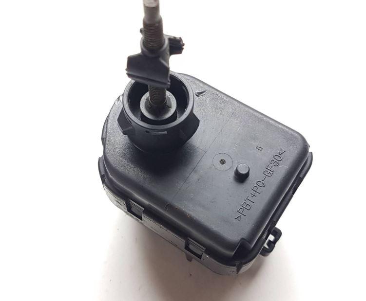 Toyota Rav4 II 2000-2005 hatchback 2.0 D4D diesel MT 85 kW 2003  Motorček nastavenia svetiel 3722132045
