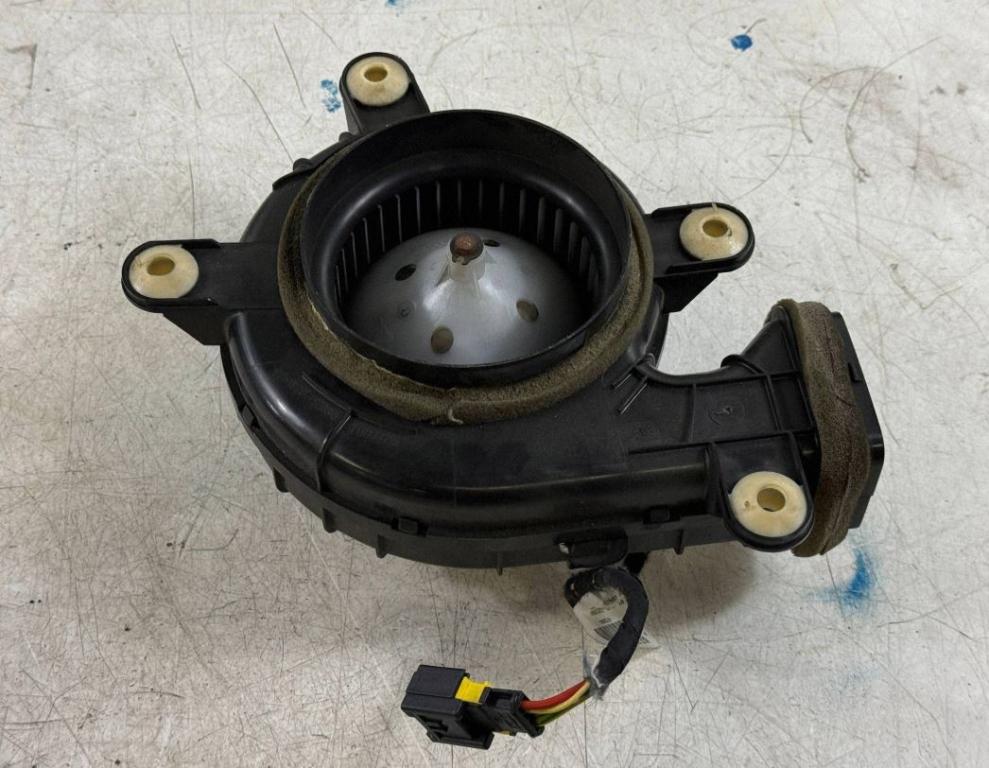 Peugeot 508 2010-2018 combi 2.0 HDI diesel AT 120 kW 2013  Ventilátor kúrenia 9670033580