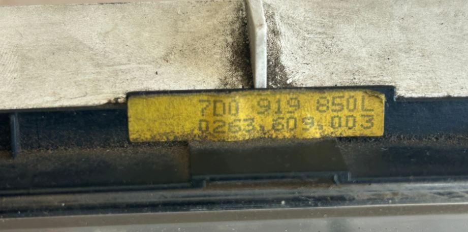 Volkswagen Transporter T4 1990-2003 1.9 D diesel 45 kW 1995  Prístrojová doska 7D0919850L