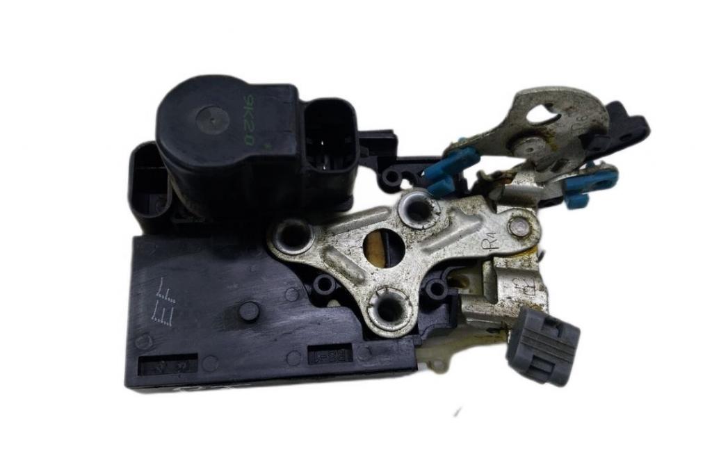 Chevrolet Aveo T250 2006-2011 sedan 1.2 16v petrol MT 62 kW 2009  Zámok dverí zadný pravý A046818