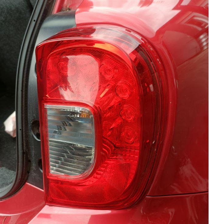Nissan Micra K13 2010-2017 hatchback 1.2 12v petrol MT 59 kW 2016 Svetlo zadné pravé