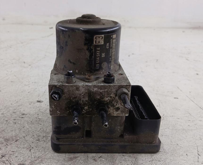 Volkswagen Golf IV 1997-2003 hatchback 1.4 16v petrol MT 55 kW 2001  Pumpa ABS 1J0614517E