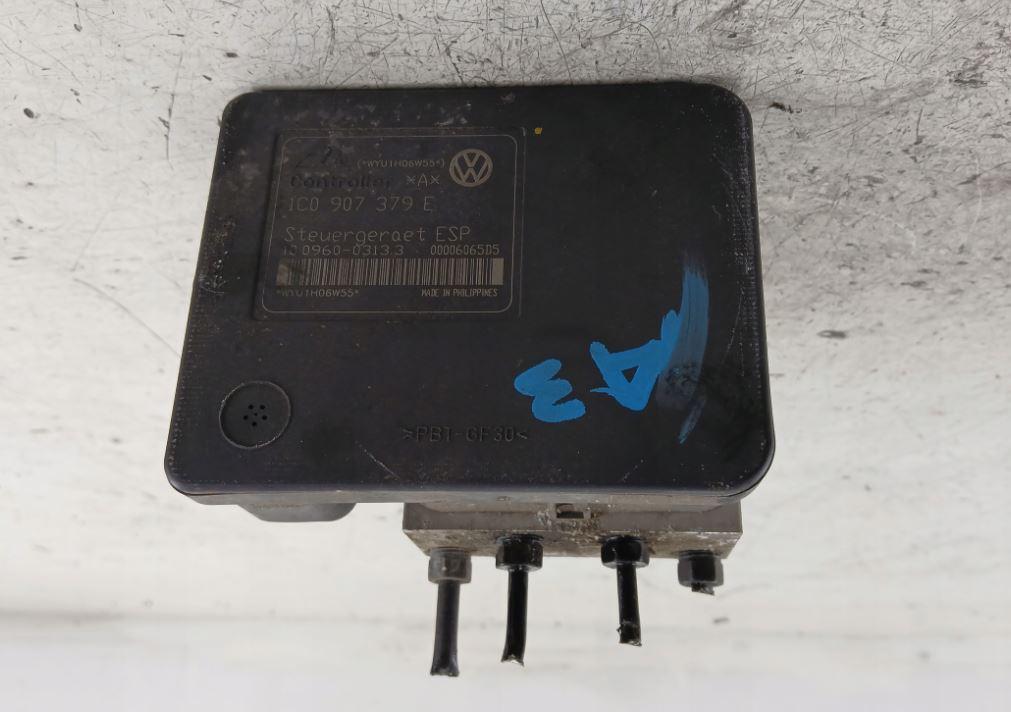 Volkswagen Golf IV 1997-2003 hatchback 1.4 16v petrol MT 55 kW 2001  Pumpa ABS 1J0614517E