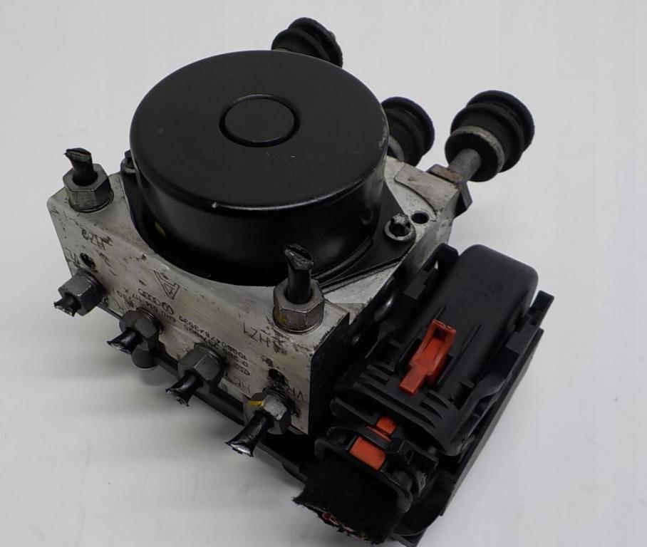 Skoda Fabia II 2007-2014 hatchback 1.6 TDI diesel MT 55 kW 2011  Pumpa ABS 6R0907379S