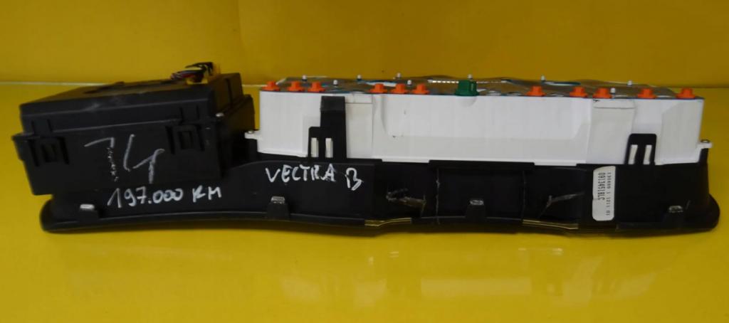 Opel Vectra B 1995-2002 2.0 16v petrol 100 kW 1998  Prístrojová doska 09134518LC