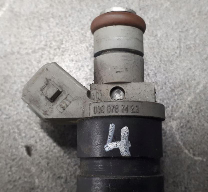 Mercedes C W202 1993-2001 sedan 1.8 petrol MT 90 kW 1993  Vstrekovač paliva 0000787423