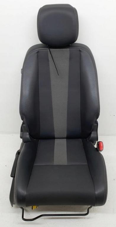 Renault Megane III 2008-2016 combi 1.4 TCE petrol MT 96 kW 20111 Sedadlo predné pravé