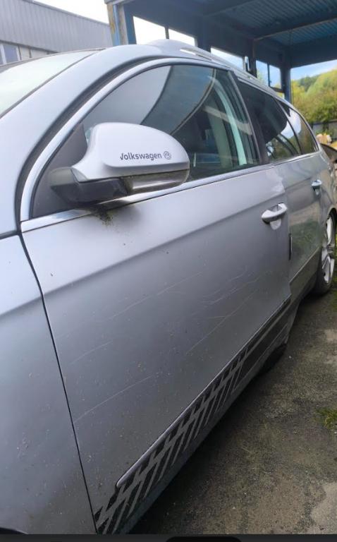 Volkswagen Passat B6 2005-2010 combi 1.9 TDI diesel BLS MT 77 kW 2006  Dvere predné ľavé 8E / A7W  -  bez zrkadla