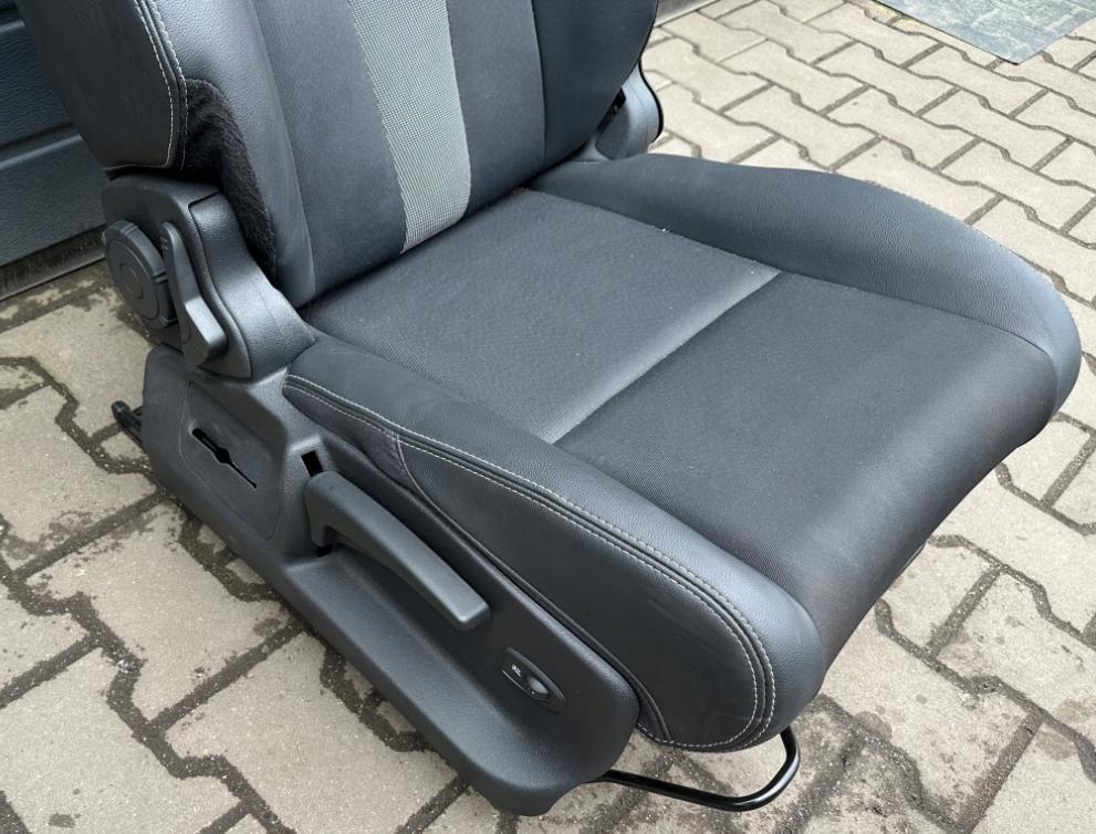 Renault Megane III 2008-2016 Sedadlo predné pravé