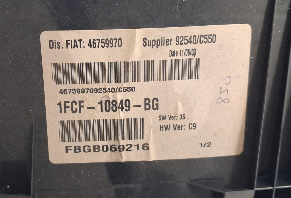 Fiat Stilo hatchback 1.9 JTD diesel MT 85 kW 2004  Prístrojová doska 1FCF10849BG