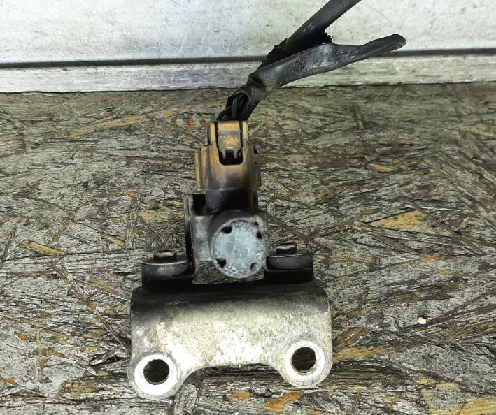 Toyota Land Cruiser J120 2002-2010 hatchback 3.0 D4D diesel AT 120 kW 2004  Podtlakový ventil 25819-30010