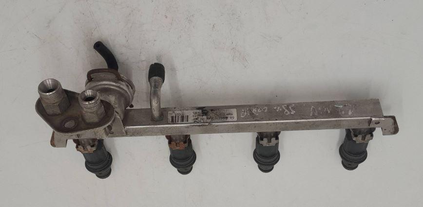 Opel Corsa B 1993-1999 hatchback 1.2 16v petrol MT 48 kW 2000  Vstrekovacia lišta 0280151045 028155764