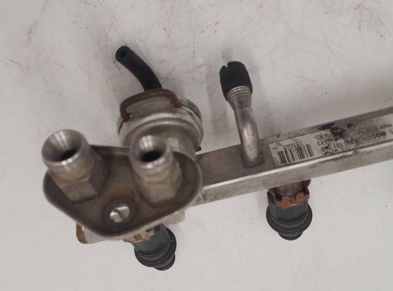 Opel Corsa B 1993-1999 hatchback 1.2 16v petrol MT 48 kW 2000  Vstrekovacia lišta 0280151045 028155764