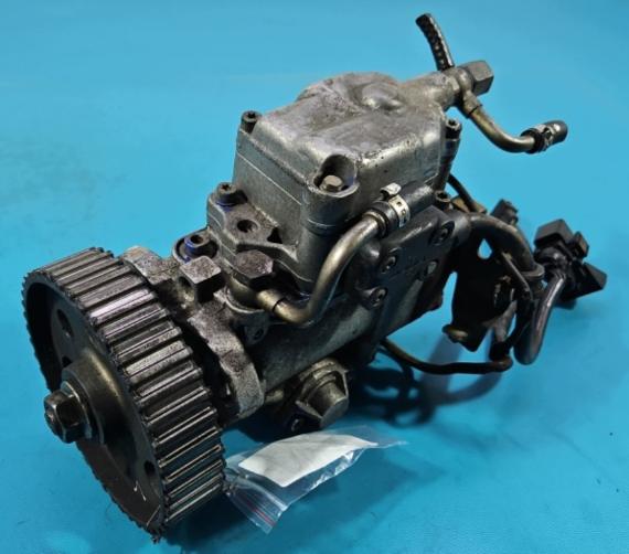 Volkswagen Passat B5 1995-2005 sedan 1.9 TDI diesel MT 81 kW 1996  Vstrekovacie čerpadlo 0460404986 028130115A
