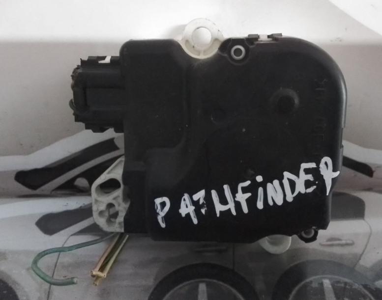 Nissan Pathfinder III 2005-2012 R51 suv 2,5 DCI YD25DDTi 4 diesel MT 128 kW 0  Motorček kúrenia VP5NEH19E616DB