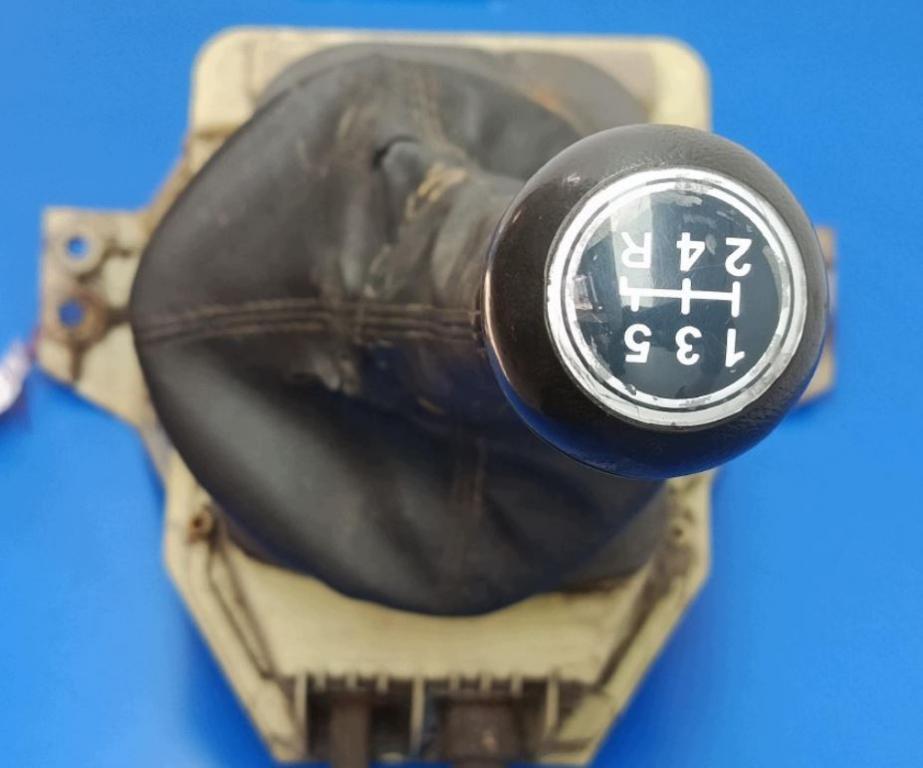 Fiat Punto II 1999-2010 hatchback 1.2 16v petrol MT 59 kW 2002  Rýchlostná páka (kulisa) 735276971