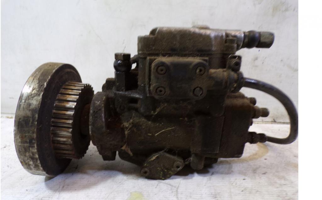 Volkswagen LT II 1996-2006 2.5 TDI diesel MT 75 kW 1999 Vstrekovacie čerpadlo 074130107N