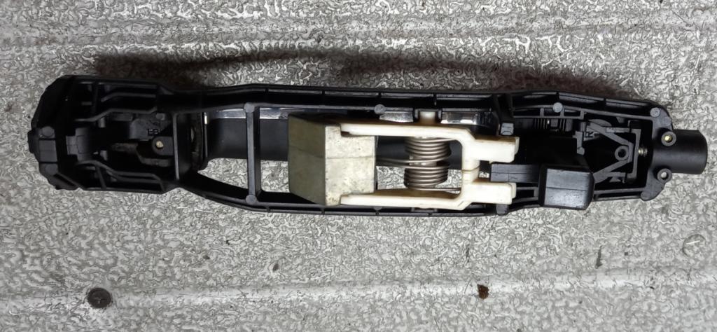 Mercedes E W210 1995-2002 Kľučka dverí vonkajšia zadná pravá