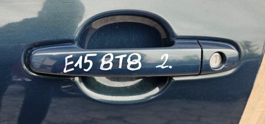 Toyota Corolla E15 2007-2014 sedan 1.6 VVTI 16v petrol 91 kW 2008 Dvere predné ľavé