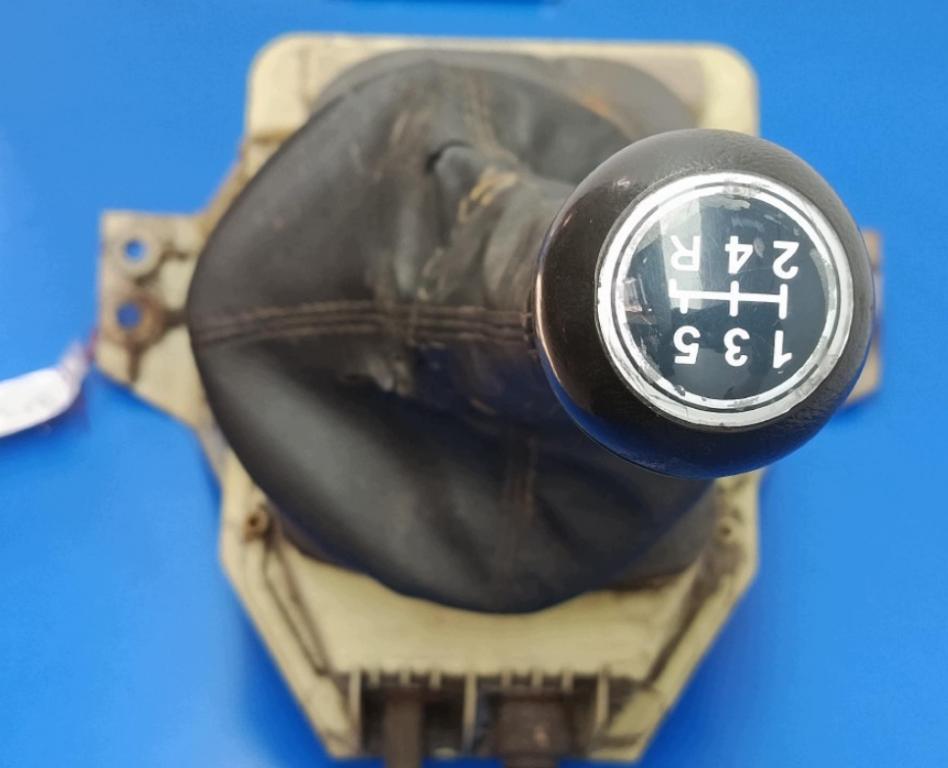 Fiat Punto II 1999-2010 hatchback 1.2 16v petrol MT 59 kW 2002  Rýchlostná páka (kulisa) 735276971