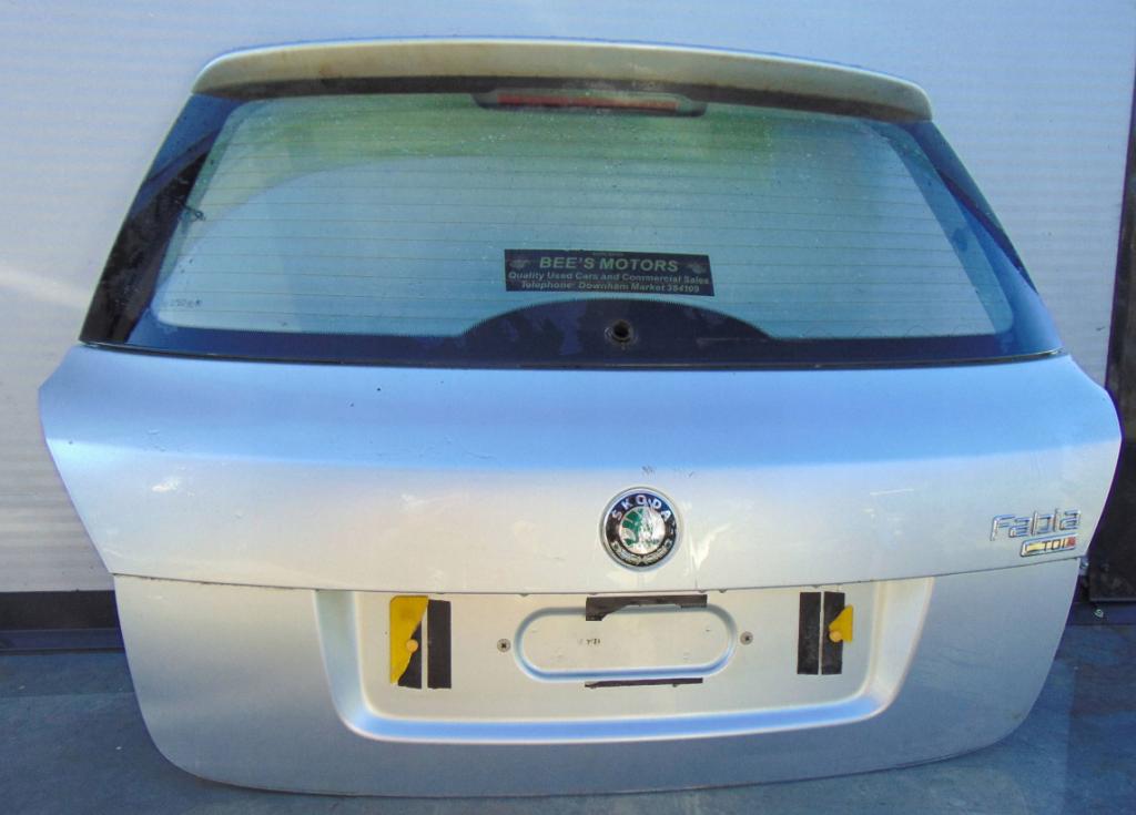 Skoda Fabia II 2007-2014 hatchback Kapota zadná (kufor) LA7W 8E8E 9156