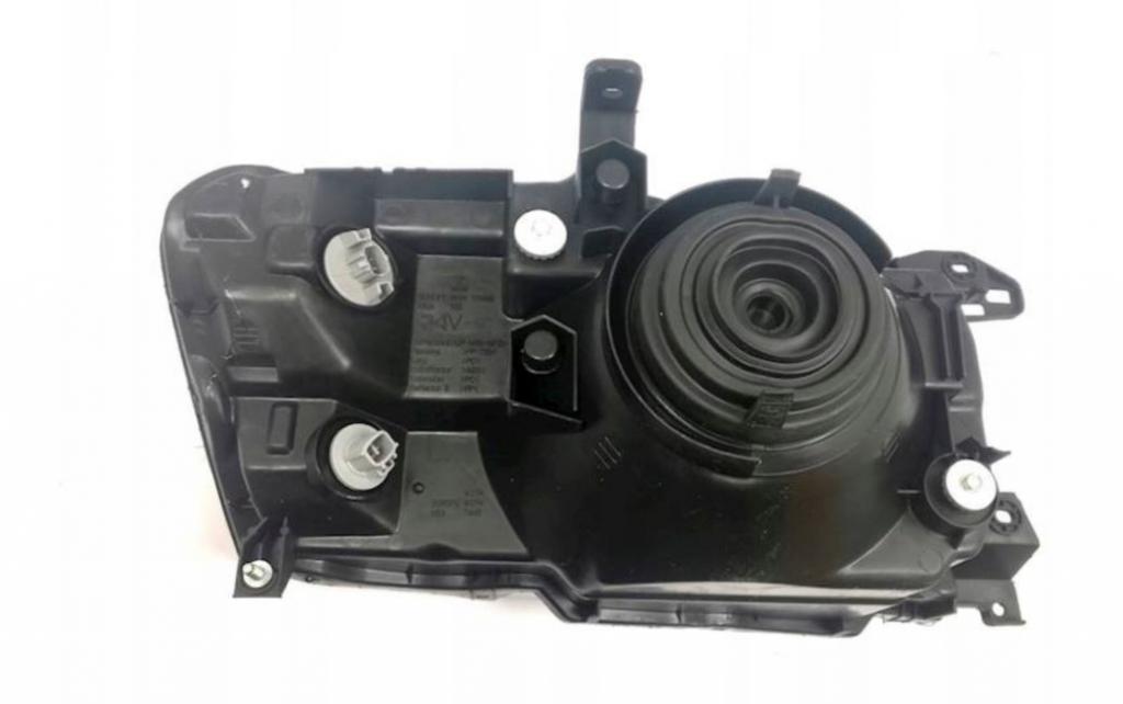 Mitsubishi Pajero III 2000-2004 hatchback 3.2 DI-D 118 KW 2004 Svetlo predné prave+lave komplet