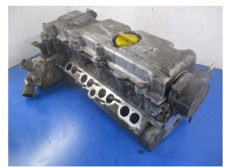 Opel Signum hatchback 2.2 DTI diesel MT 92 kW 2004  Hlava valcov R9128018
