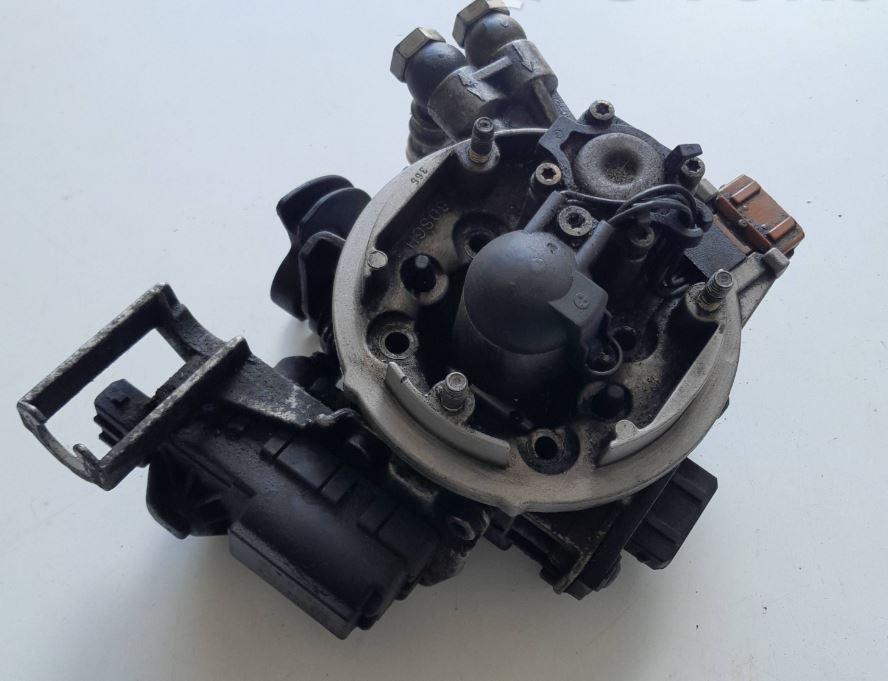 Volkswagen Golf III 1991-1998 hatchback 1.4 petrol MT 44 kW 1996  Karburátor 3435201569 0132008600 0438201105