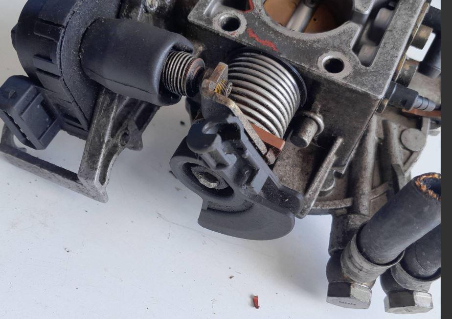 Volkswagen Golf III 1991-1998 hatchback 1.4 petrol MT 44 kW 1996  Karburátor 3435201569 0132008600 0438201105