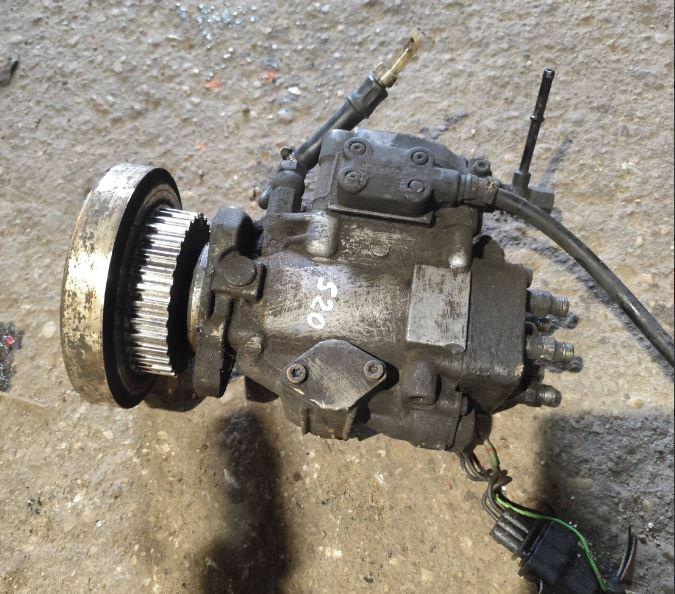 Volkswagen LT II 1996-2006 2.5 TDI diesel MT 75 kW 1999 Vstrekovacie čerpadlo 074130107N