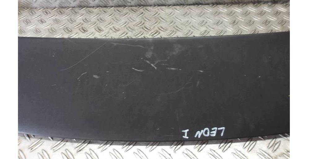 Seat Leon I 1999-2005 hatchback 1.9 TDI diesel MT 81 kW 2003  Spoiler 1M6827933B