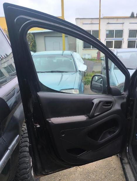 Peugeot Partner II 2008-2018 minivan Dvere predné ľavé