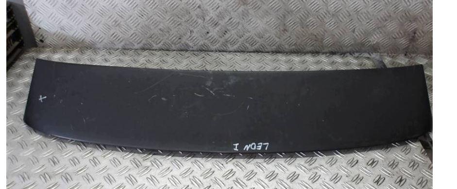 Seat Leon I 1999-2005 hatchback 1.9 TDI diesel MT 81 kW 2003  Spoiler 1M6827933B