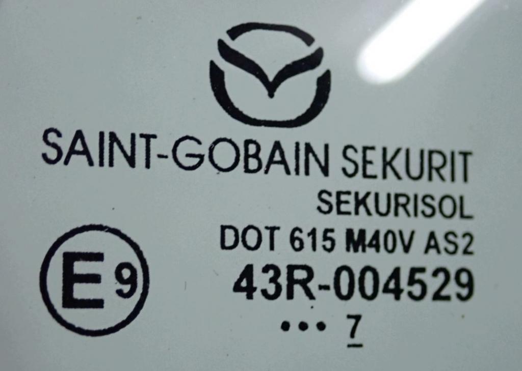 Mazda 3 III BM 2013-2018 sedan 2.0 16v petrol AT 88 kW 2018  Dvere predné pravé