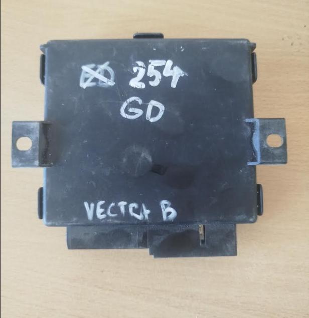 Opel Vectra B 1995-2002 sedan 2.0 DTI diesel MT 74 kW 1999  Modul komfortu 90564349