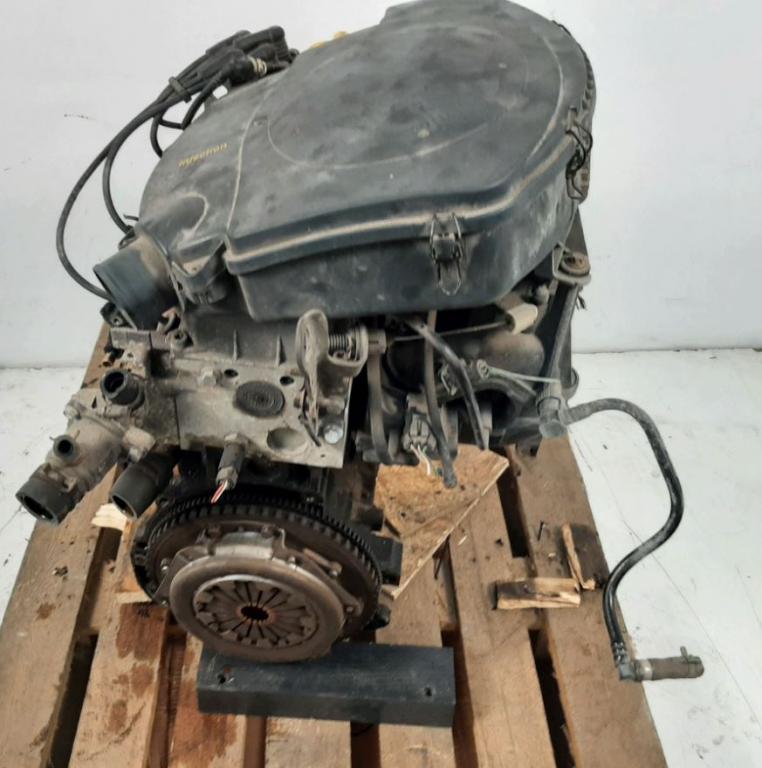 Renault Thalia I 1998-2009 sedan 1.4 petrol MT 55 kW 2004  Motor benzín K7J700