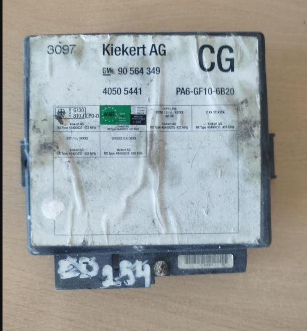 Opel Vectra B 1995-2002 sedan 2.0 DTI diesel MT 74 kW 1999  Modul komfortu 90564349
