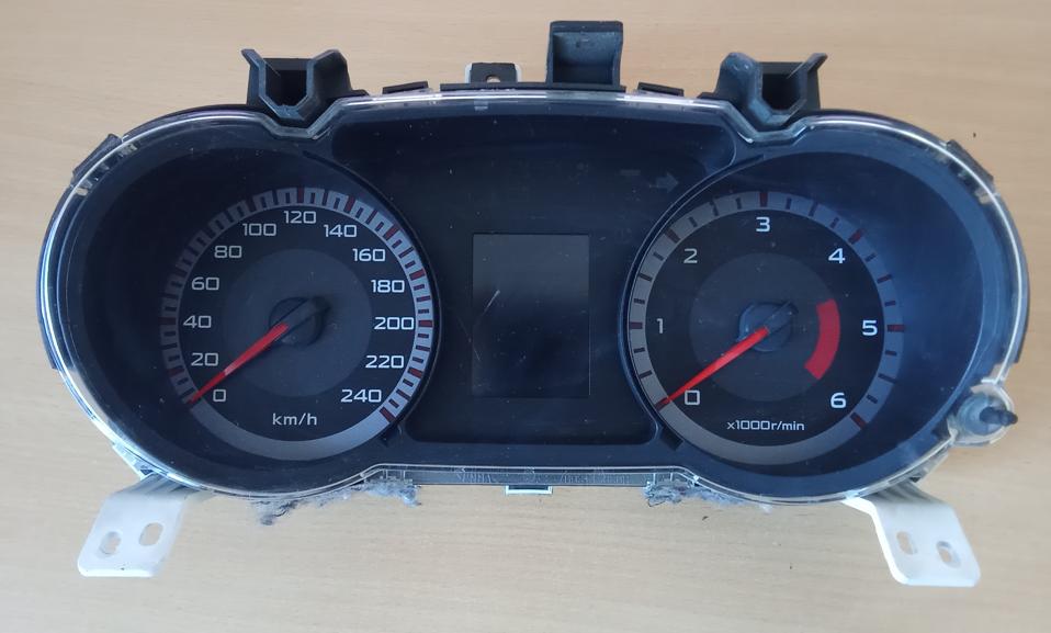 Mitsubishi Outlander II 2006-2013 hatchback 2.2 DID diesel MT 115 kW 2008  Prístrojová doska 8100A485