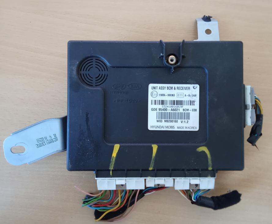 Hyundai I30 I 2007-2012 combi 1.6 CRDI diesel MT 85 kW Modul komfortu 95400-A6021