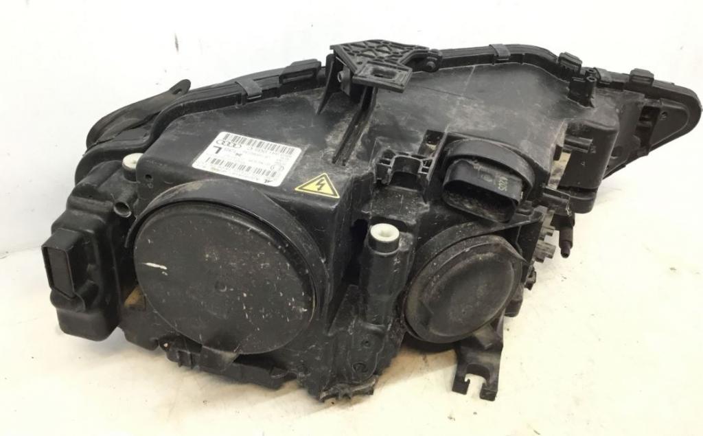 Audi A4 B8 2007-2015 combi 2.0 TFSI petrol AT 155 kW 2014 Svetlo predné ľavé 8K0941005C