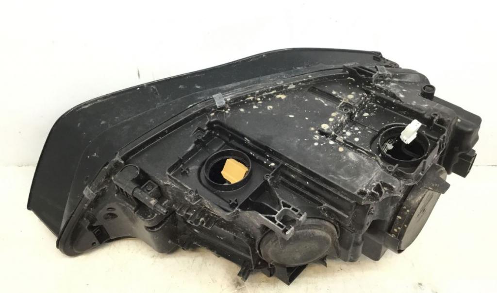 Audi A4 B8 2007-2015 combi 2.0 TFSI petrol AT 155 kW 2014 Svetlo predné ľavé 8K0941005C