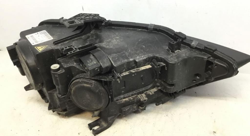 Audi A4 B8 2007-2015 combi 2.0 TFSI petrol AT 155 kW 2014 Svetlo predné ľavé 8K0941005C