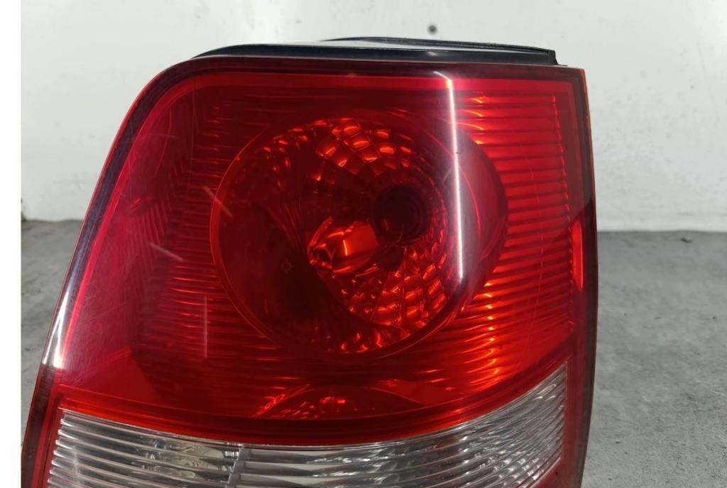Kia Sorento I 2003-2009 suv 2.5 CRDi 16v diesel 103 kW 2004  Svetlo zadné pravé