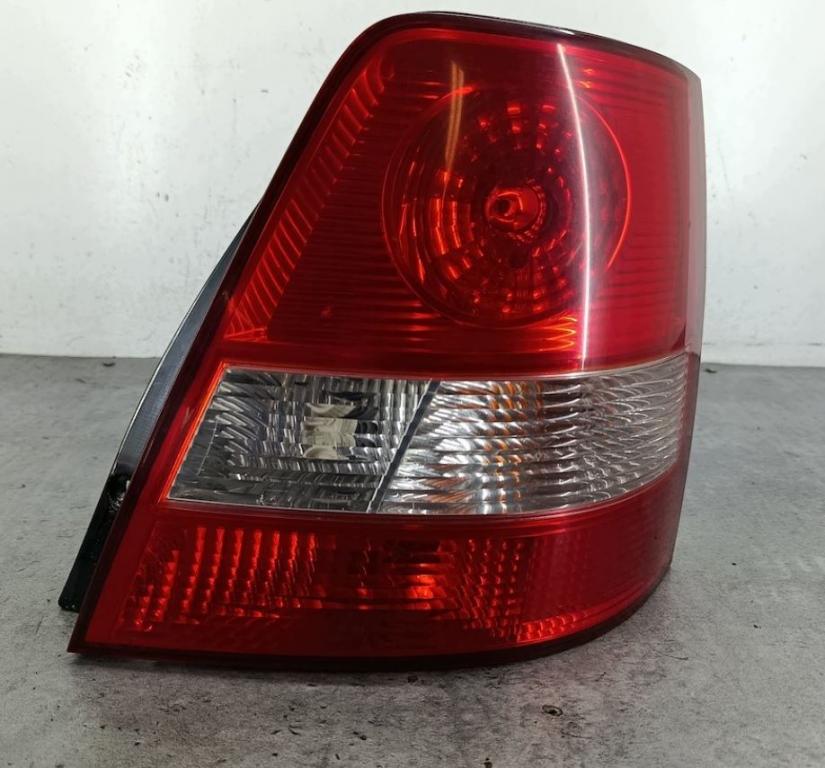 Kia Sorento I 2003-2009 suv 2.5 CRDi 16v diesel 103 kW 2004  Svetlo zadné pravé