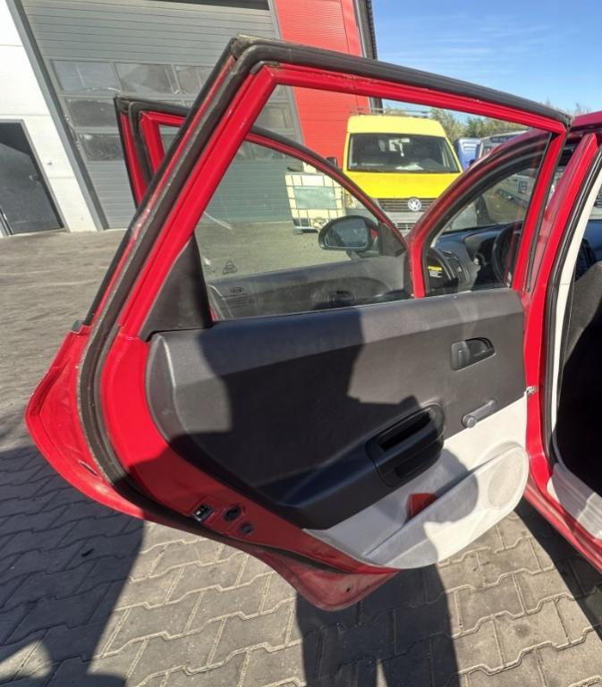 Kia Ceed I 2006-2012 hatchback  2007  Dvere zadné ľavé 77003-1H000  HR